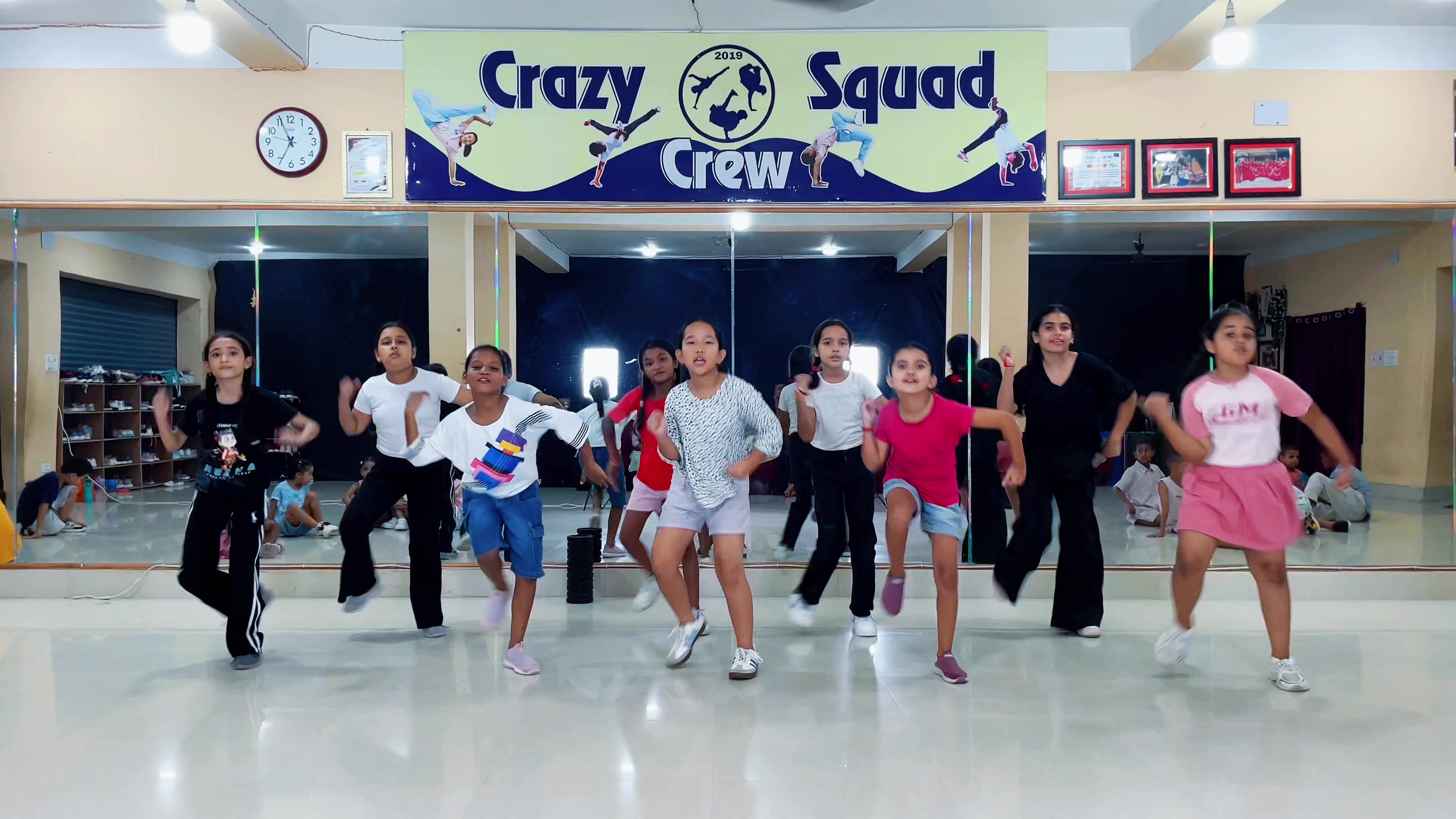 @Crazy Squad Crew