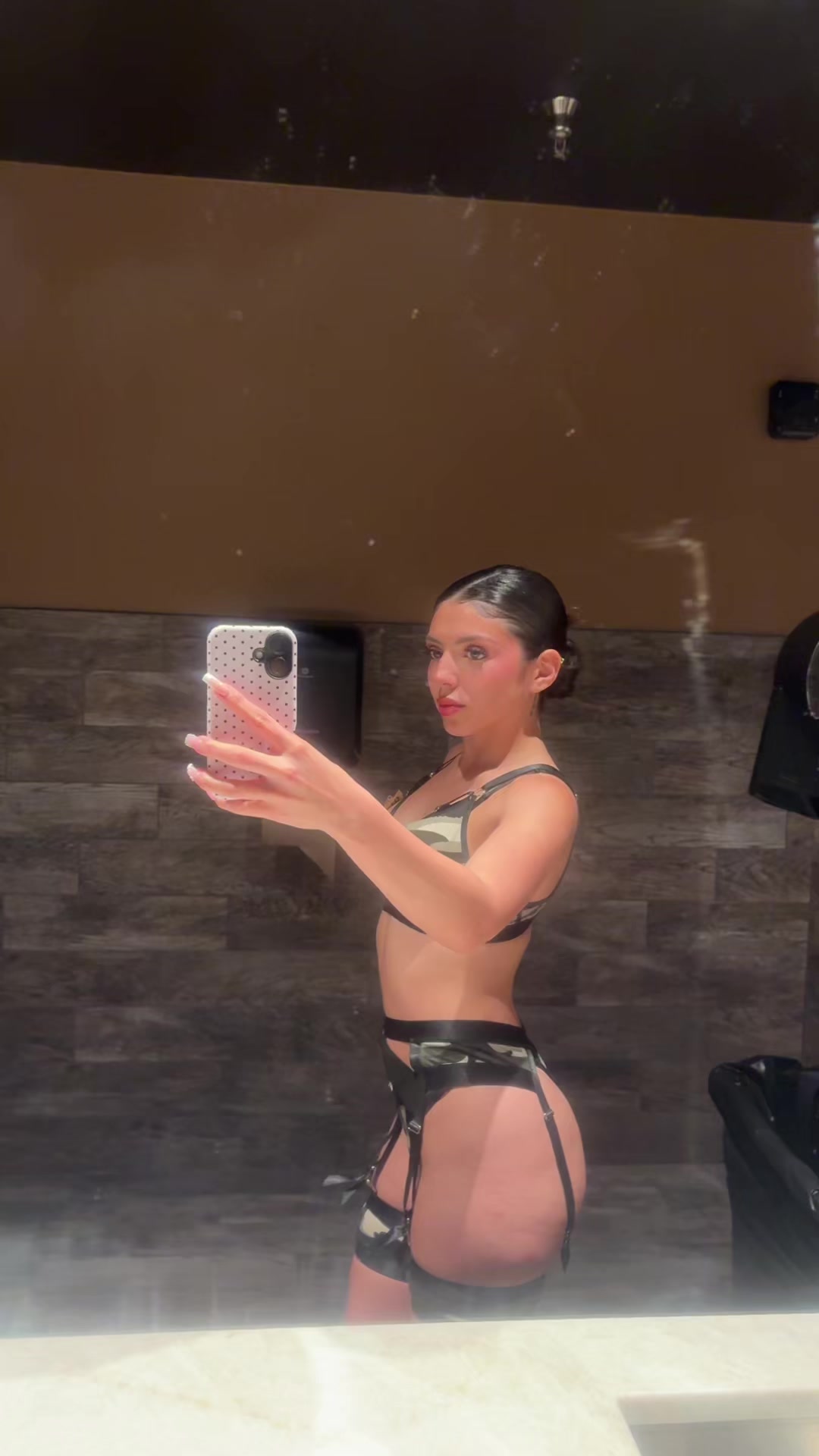 @️