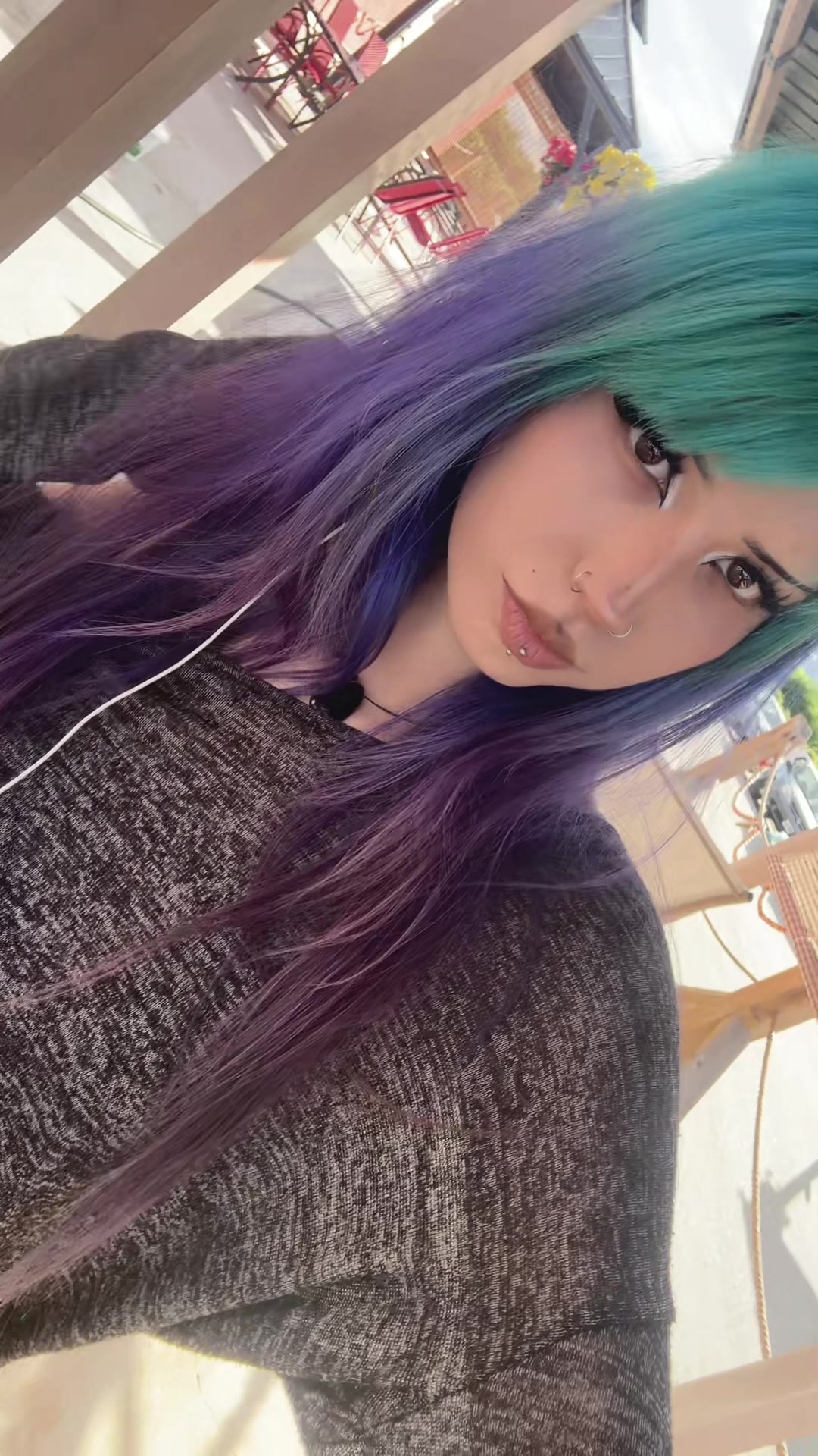@⟡