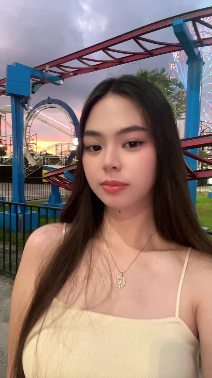 @urgirlrenza on ig
