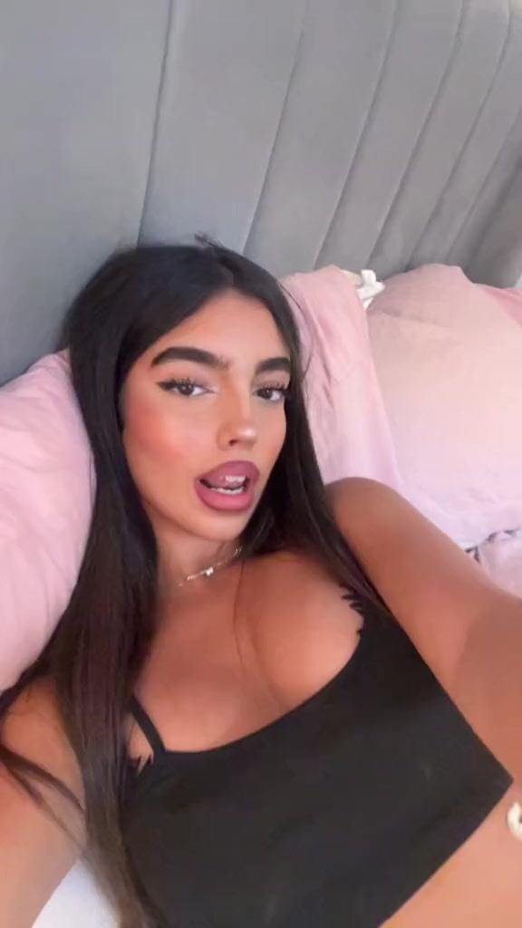 @ELIYA🦋