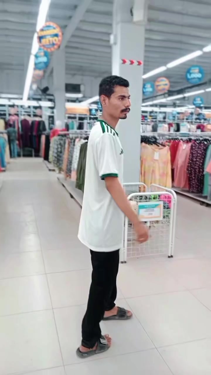 @𝗦𝗝 &hearts;︎_&hearts;︎ شاہو 🔥