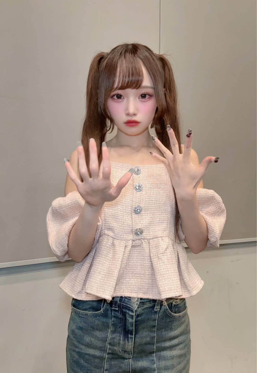 @にしのありさ