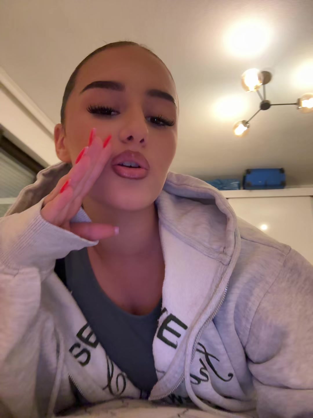@Tiara🍒