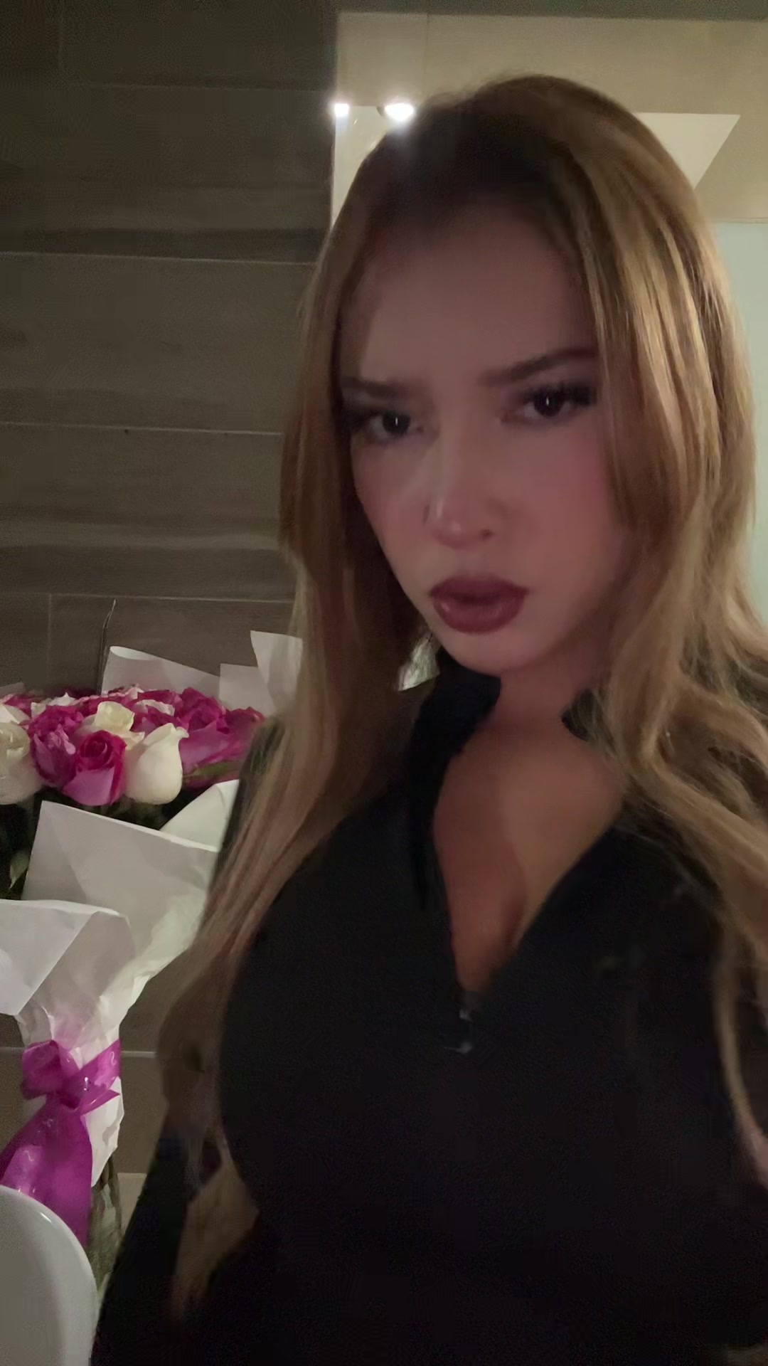 @thequeenisabell