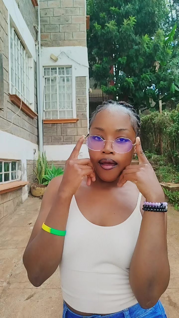@The Queen 👑 254