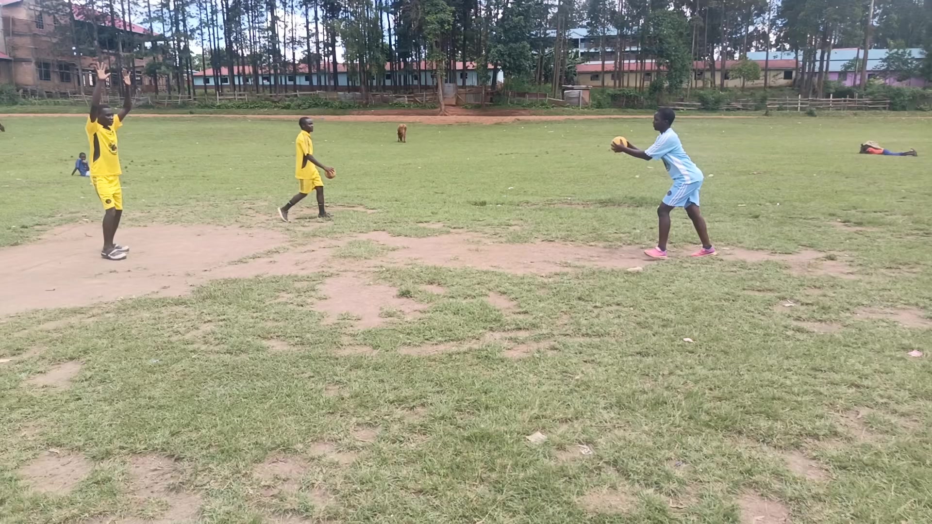 @REALERS HANDBALL CLUB (R.H.C)