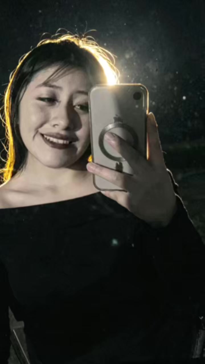 @Lore🕷️🫦