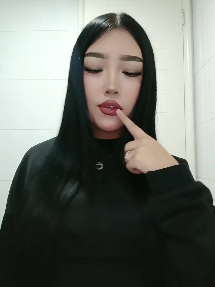 @𝓶𝓲𝓬𝓱𝓮𝓵𝓵 𝓯𝓵𝓸𝓻𝓮𝓼 🗝