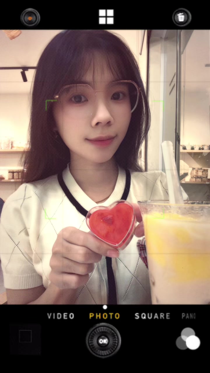 @𝐙𝐞𝐥𝐝𝐚 𝐅𝐥𝐨𝐰𝐞𝐫𝐬 💐