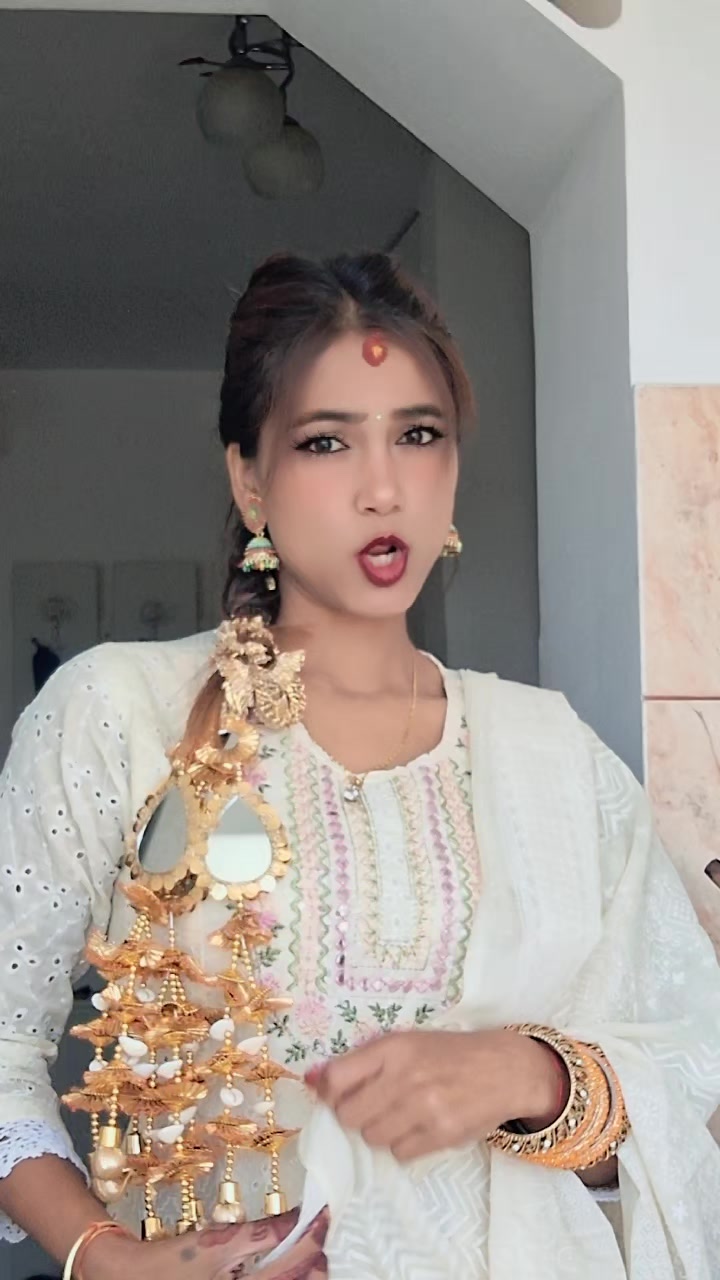 @Miss_👑M@nDaL🇳🇵❤️💍