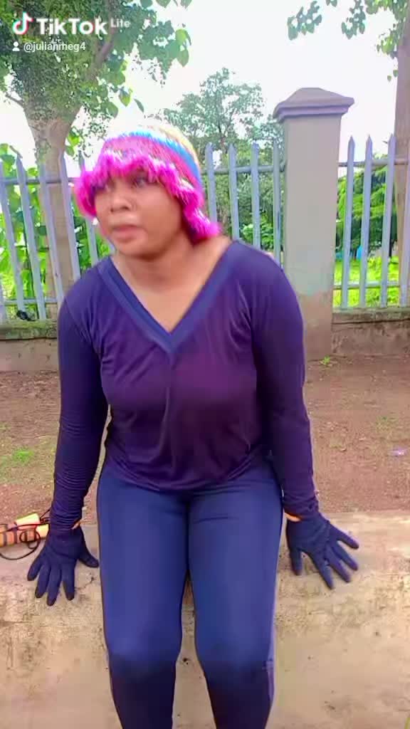 @Julia🦺🛍️