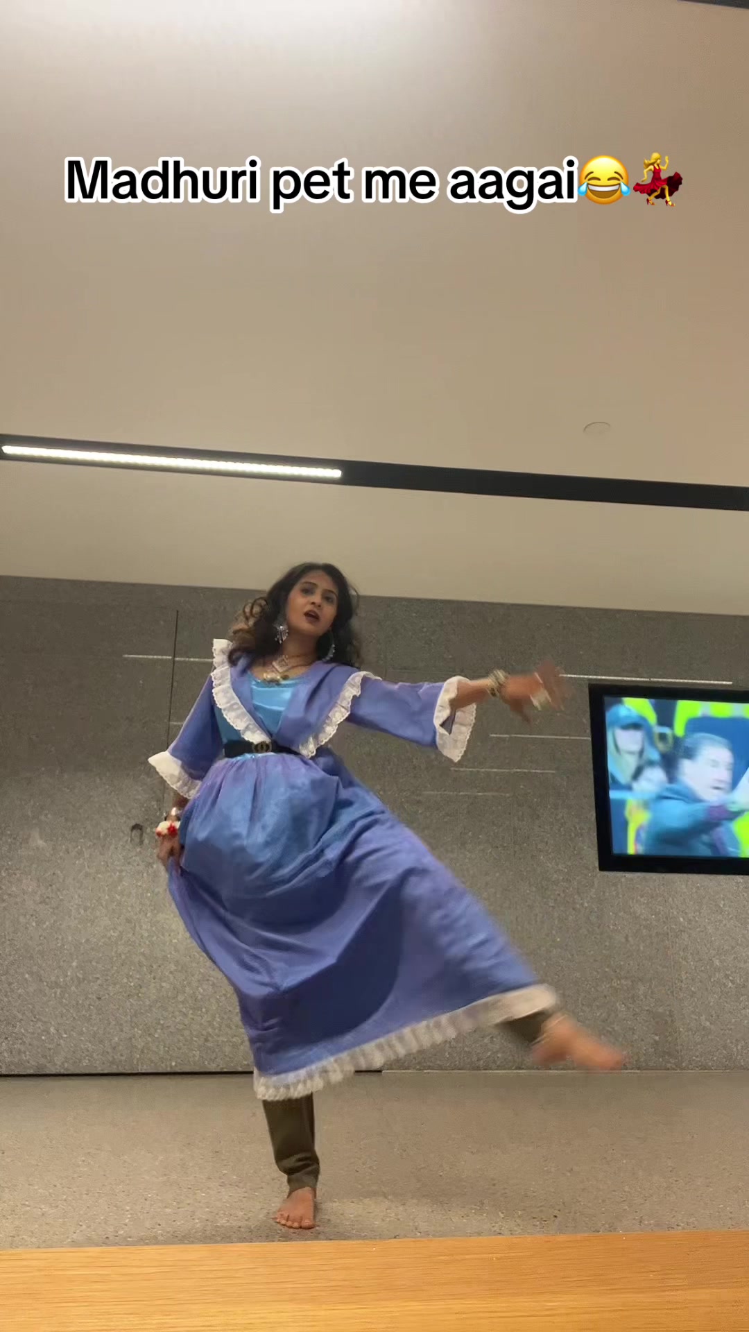 @(nidhzazz) Dr. Nidhi Joshi