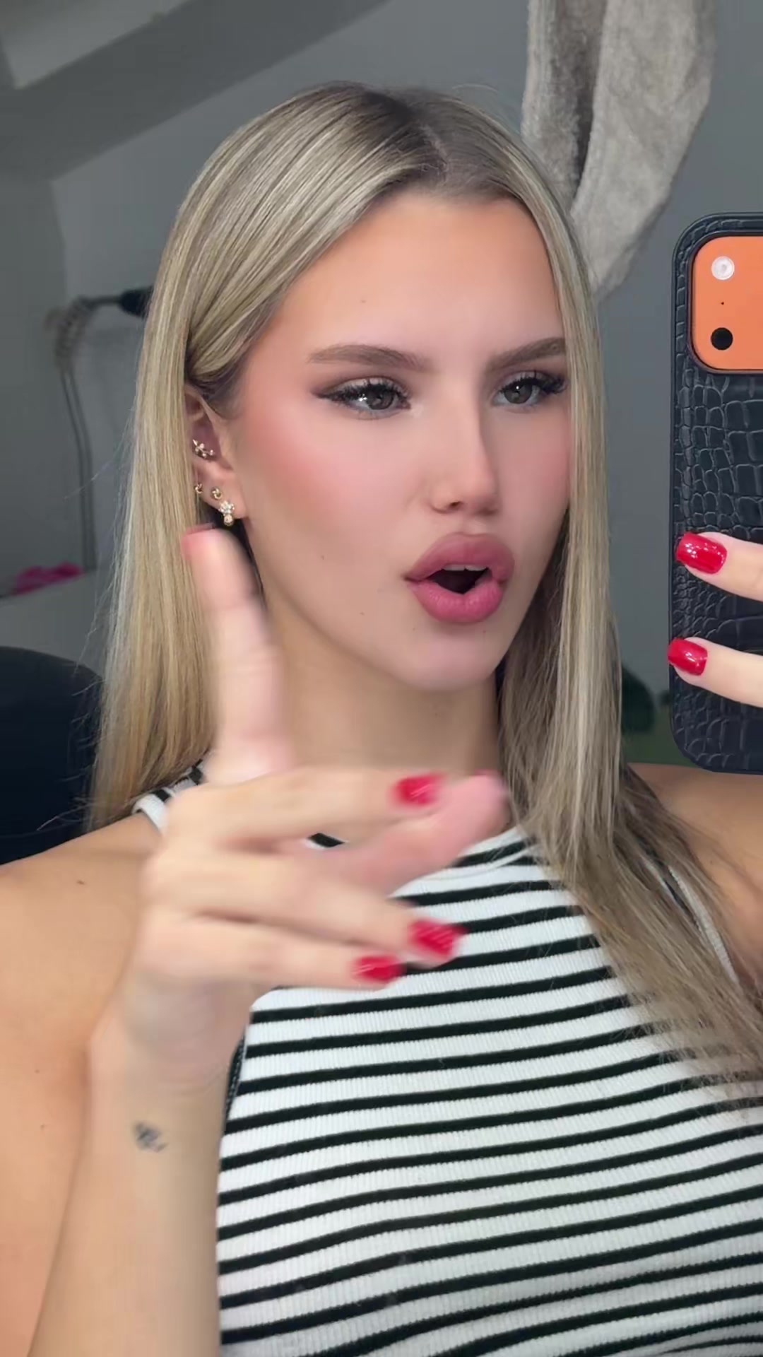 @S B