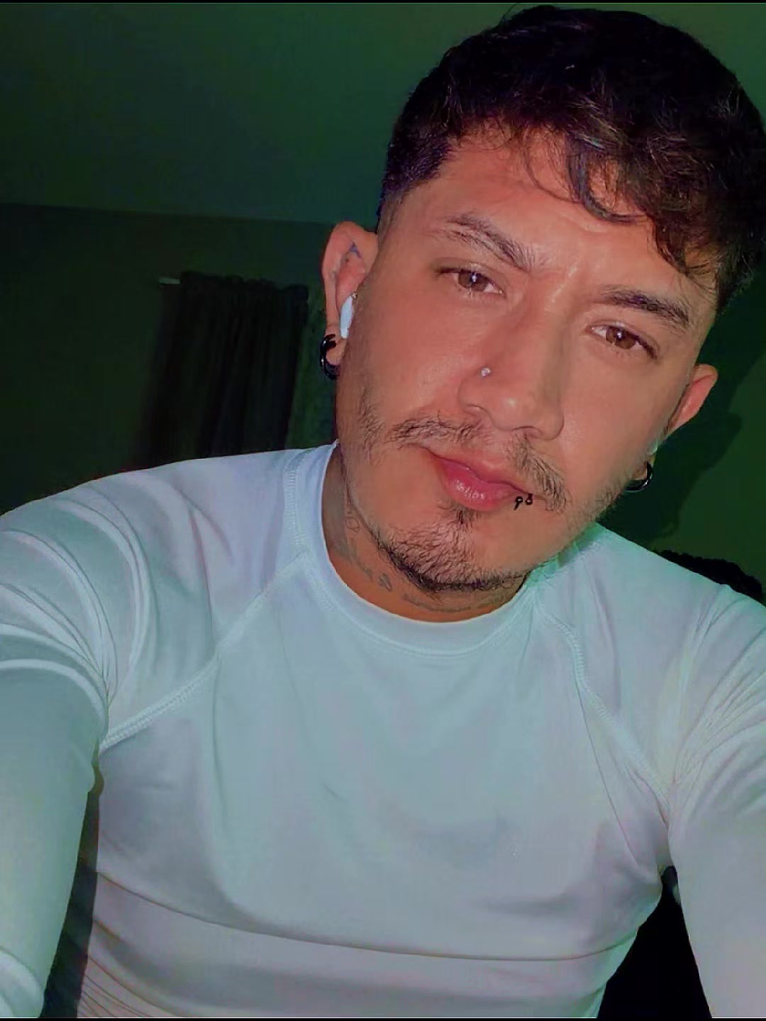 @A L E 🦁
