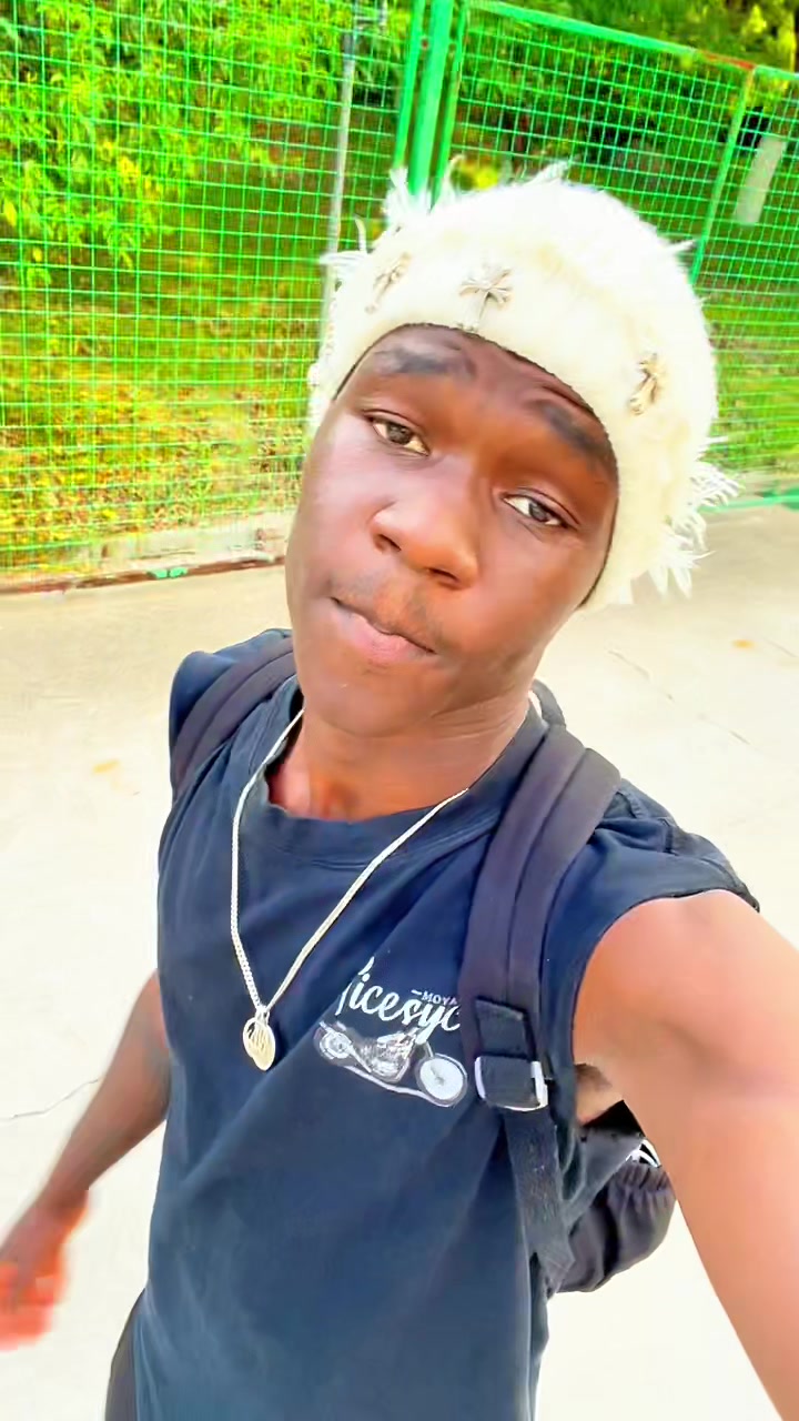 @VICTOR FOX🦊🇺🇬🇯🇲