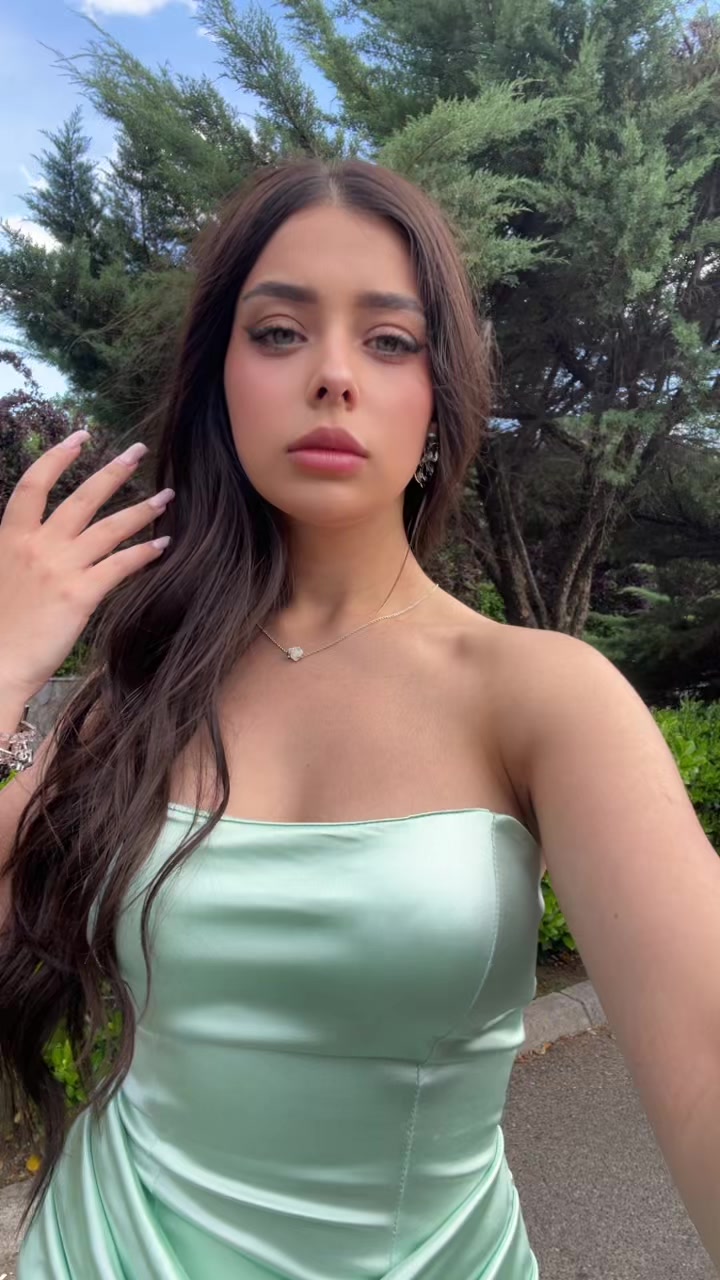 @elyyyjeee