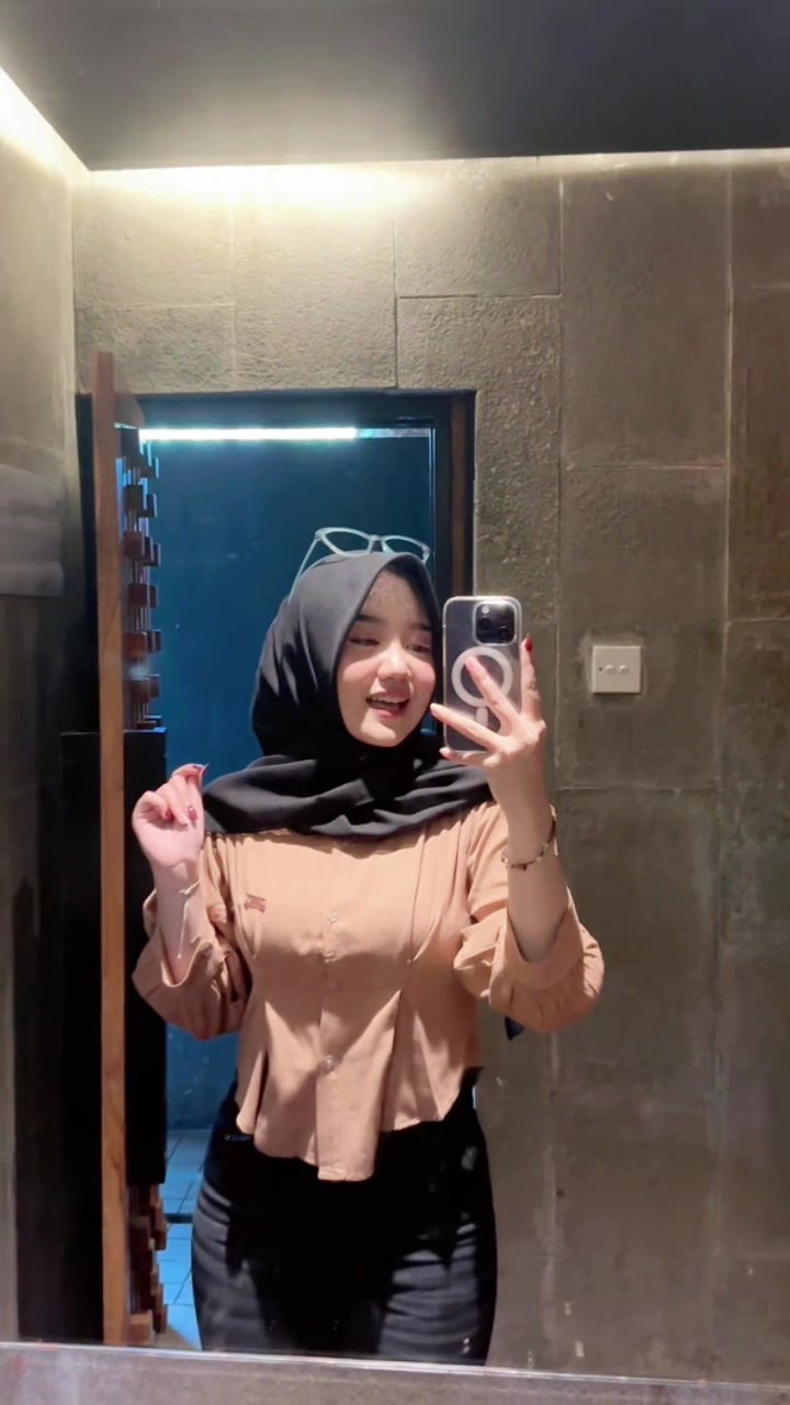 @auniaaaa