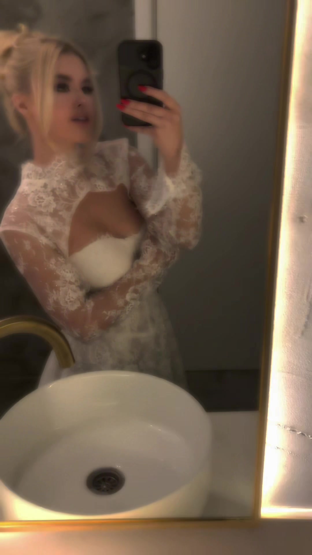 @𝒥