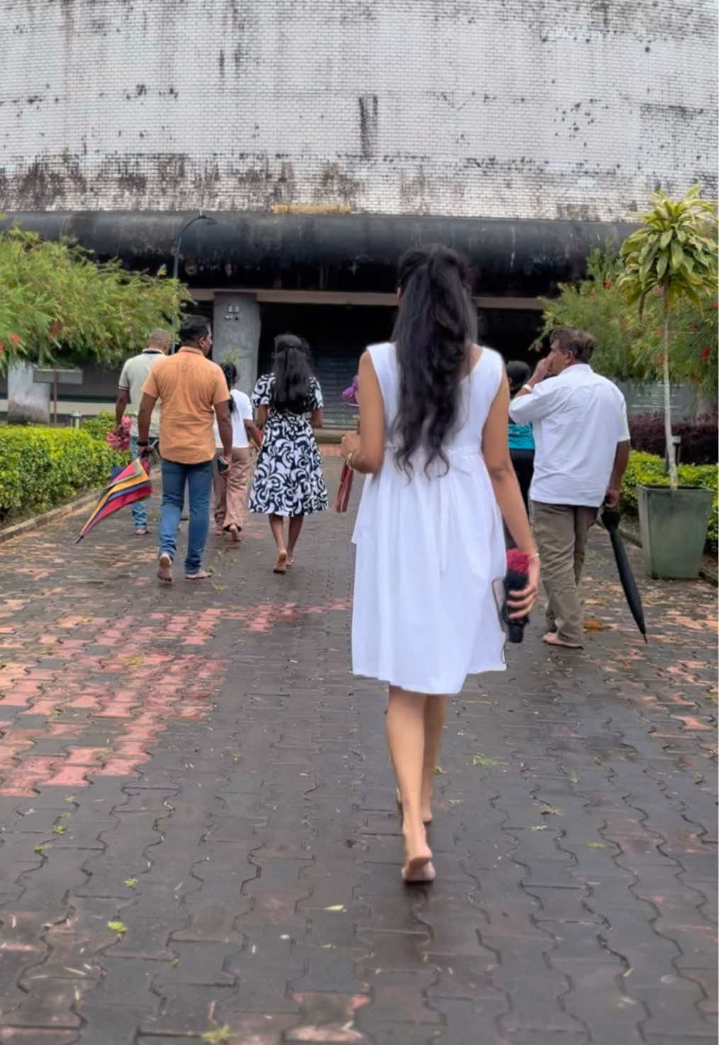@🖤🤍 කළණි වීරරත්න 👩🏻🎓♥️