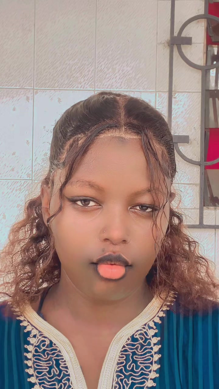 @La sénégalaise aux beaux yeux