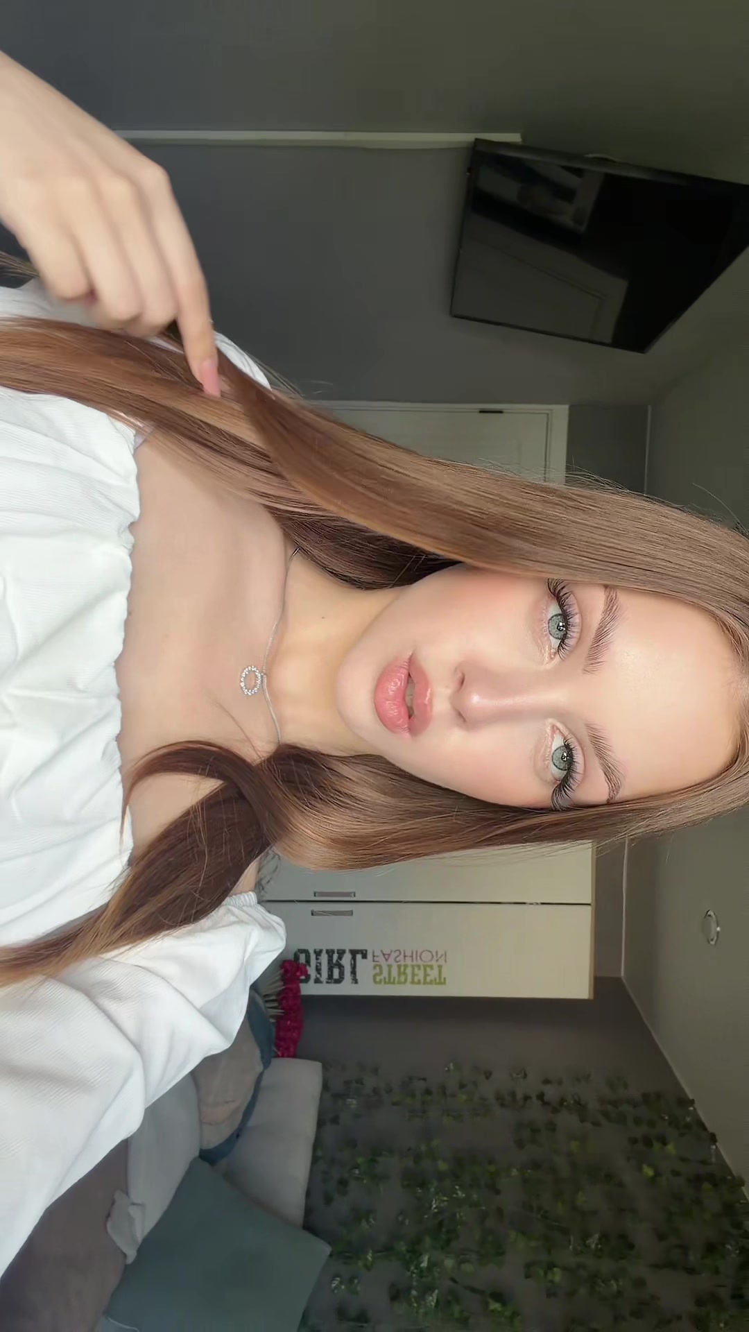 @victoria_meller