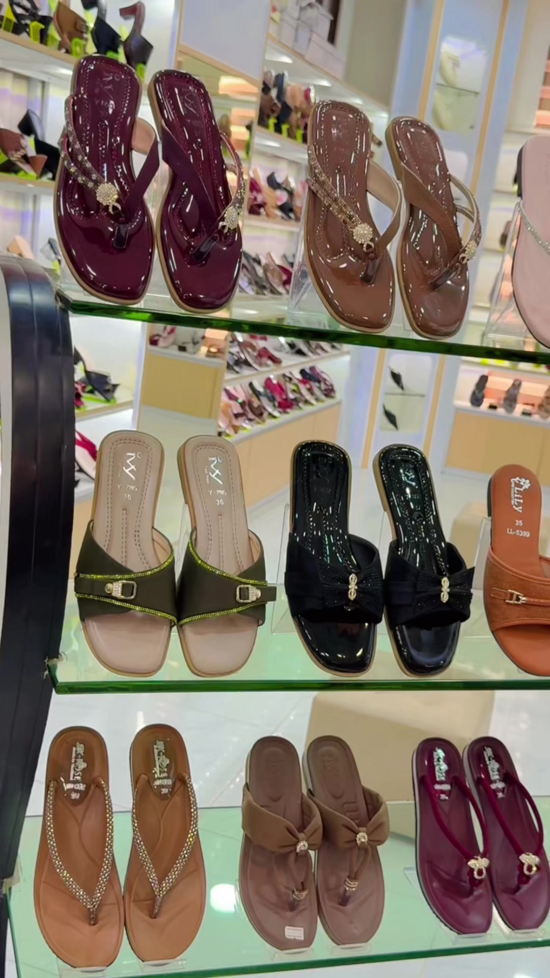 @Cherry Shoe Store