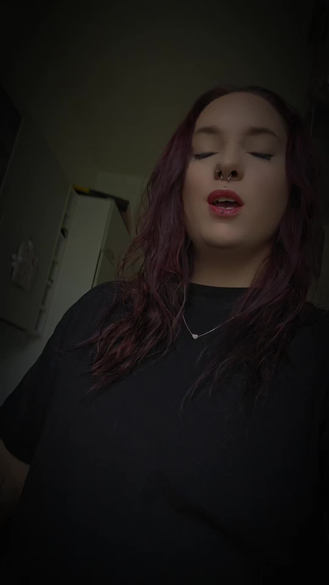 @𝓐𝓷𝓷𝓲 🖤