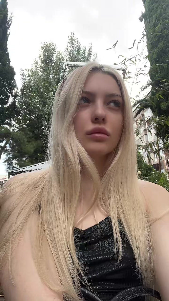 @👸🏼