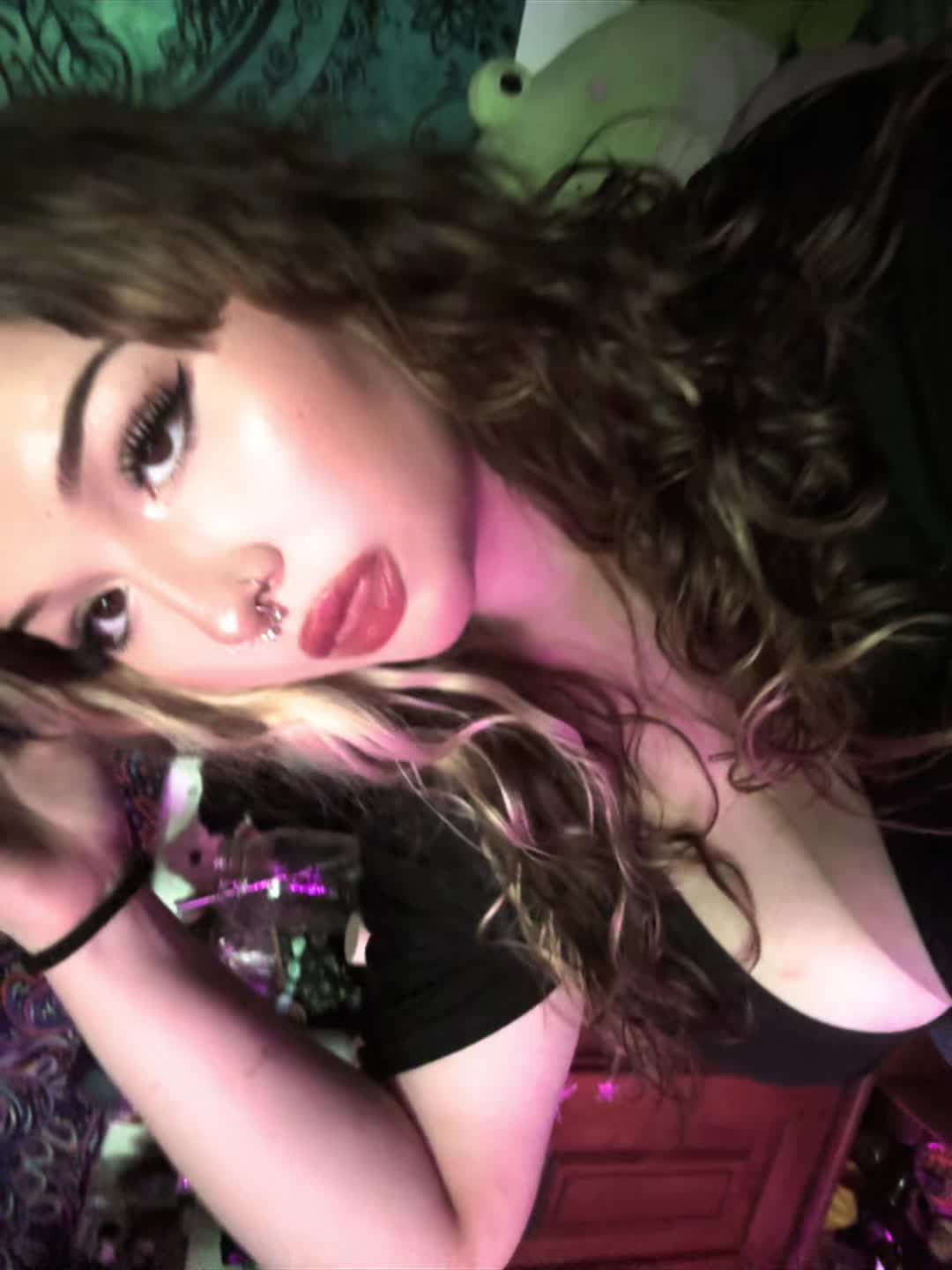 @꧁❤︎꧂