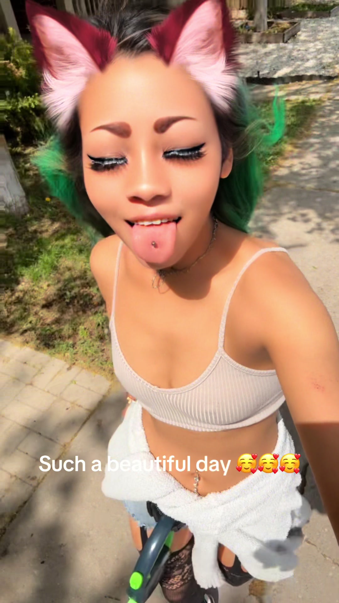 @Lily