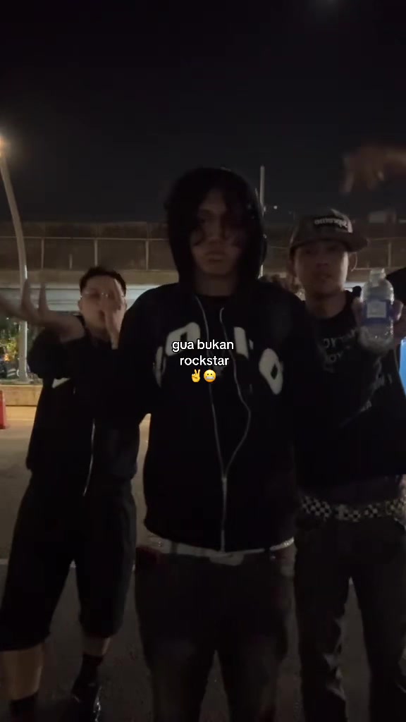@Akwru