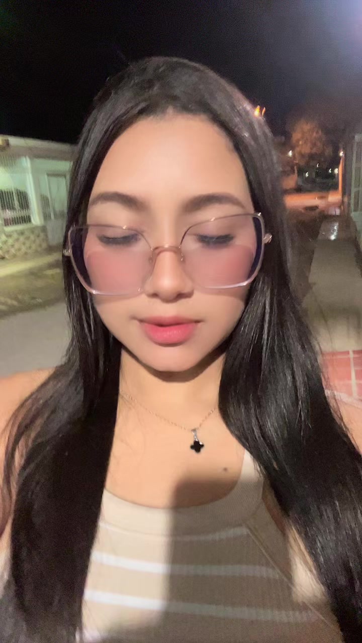 @🦦