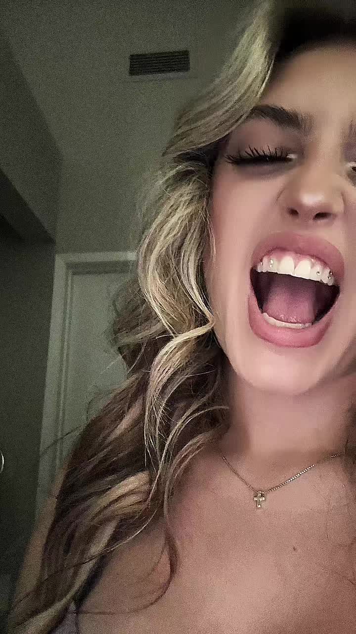 @𝐌𝐢𝐚 ☻