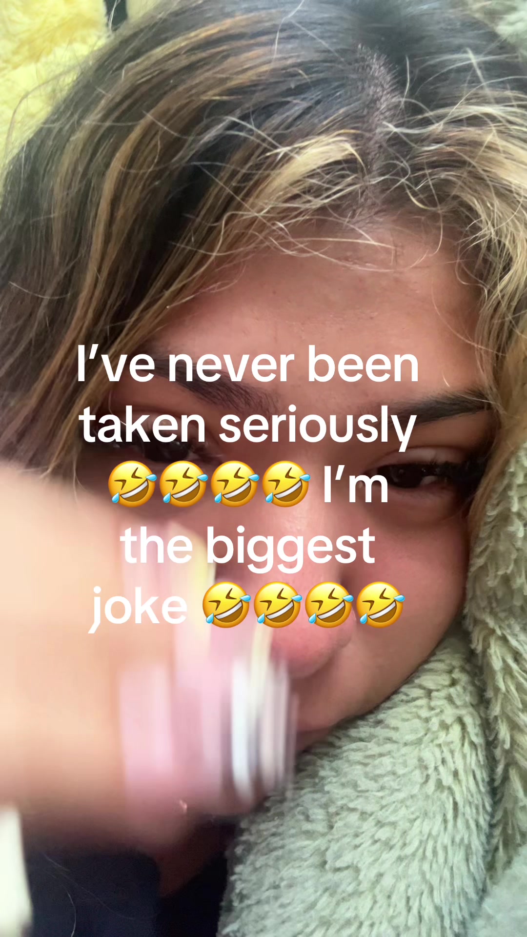 @•Ari•