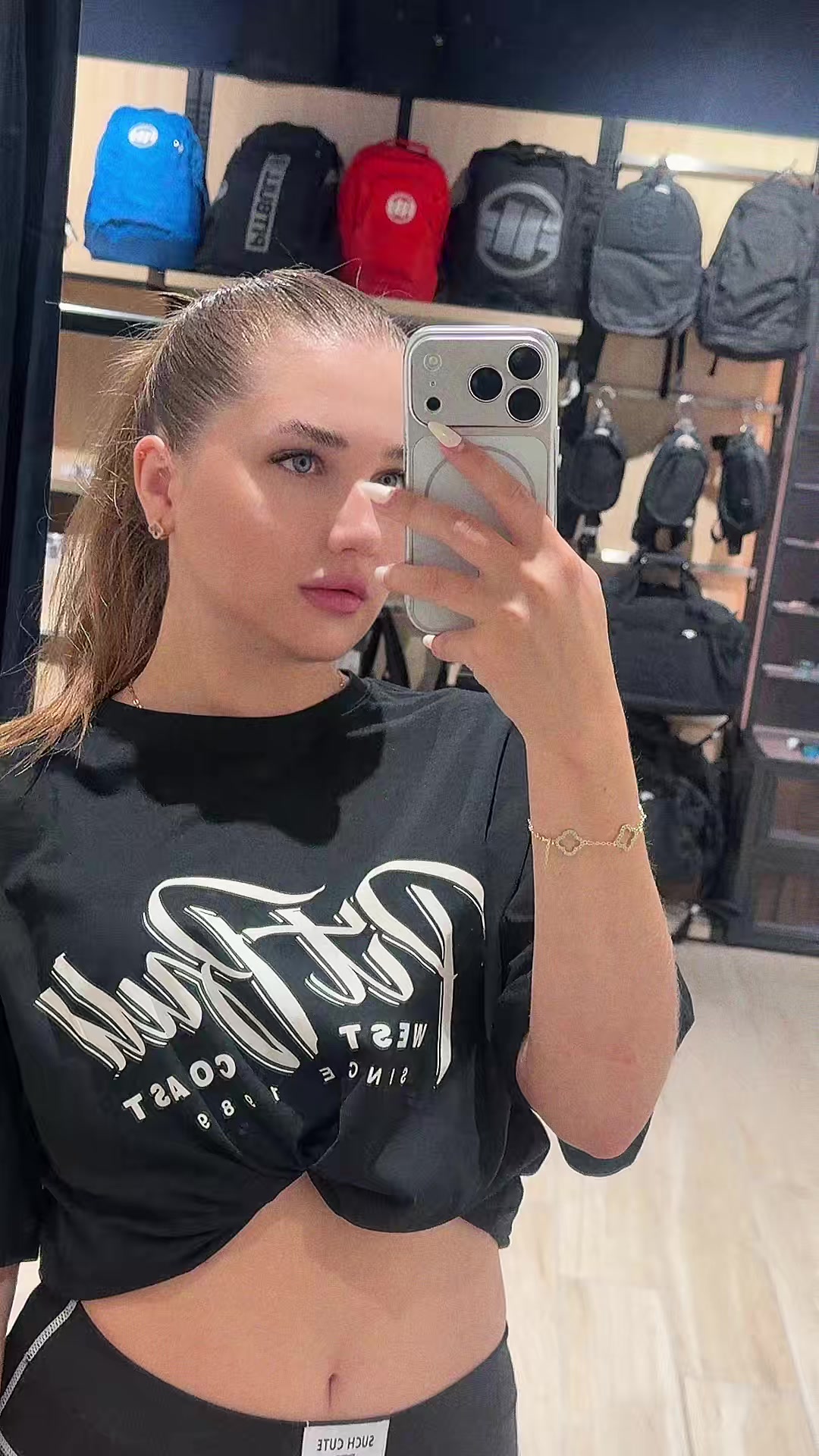 @Anastázia