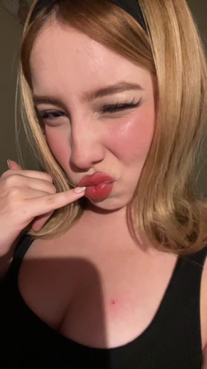 @iamlyndseyy