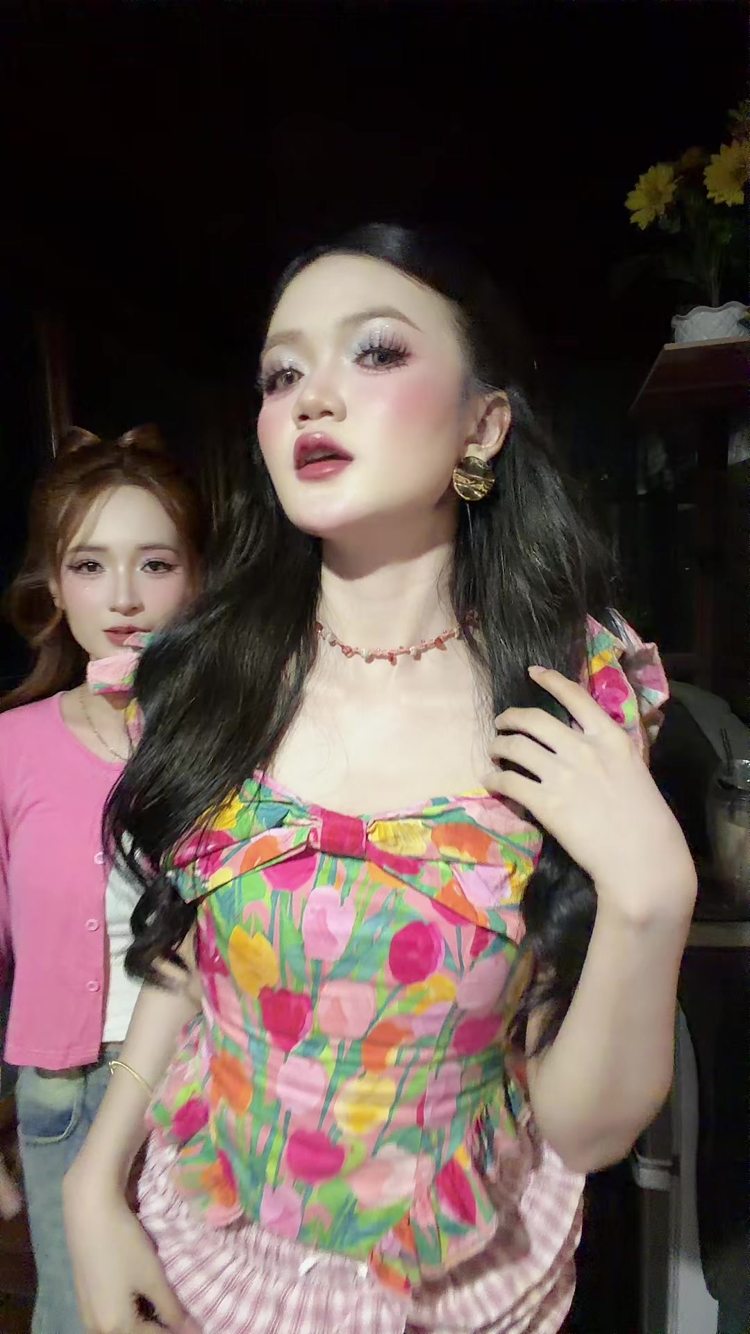 @Mey Qbii