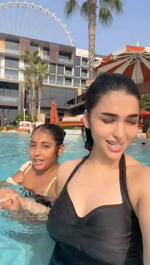 @AMINA🩵🍍