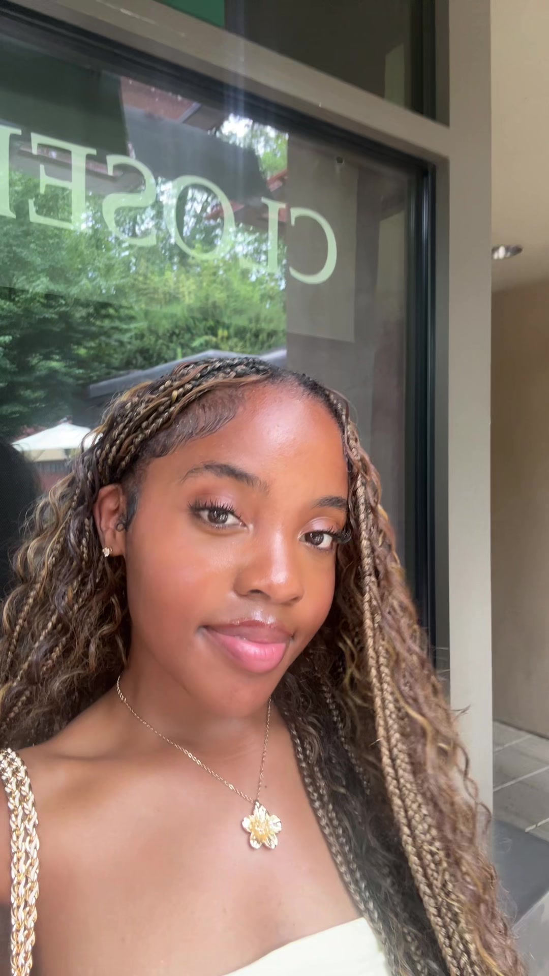 @lovelyy.simonee