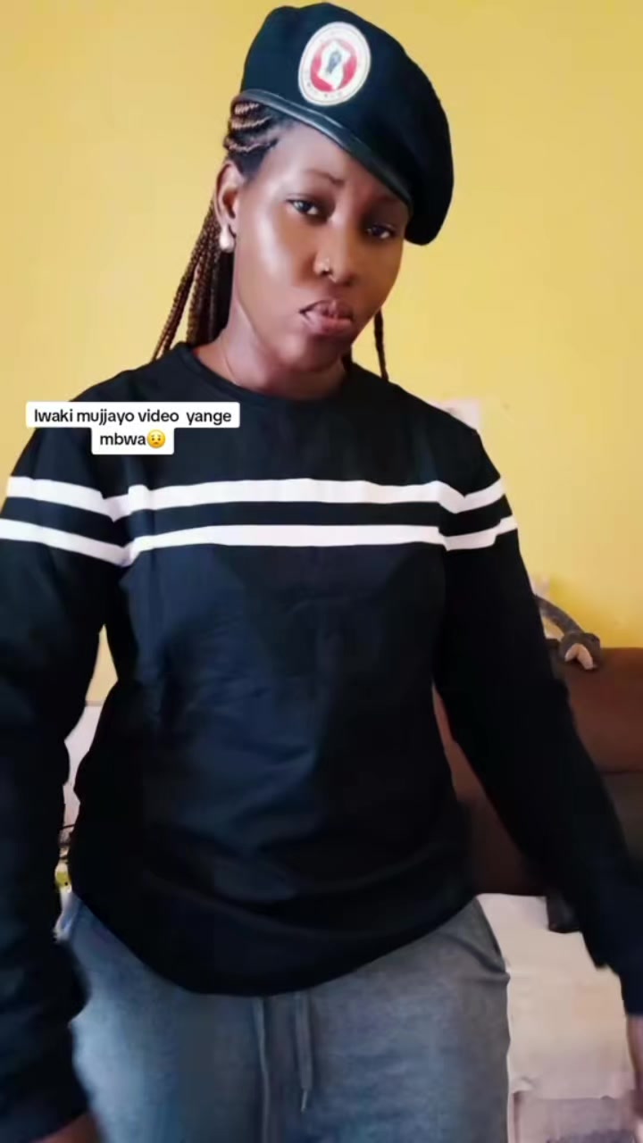 @aisha 🩵🤍🫰