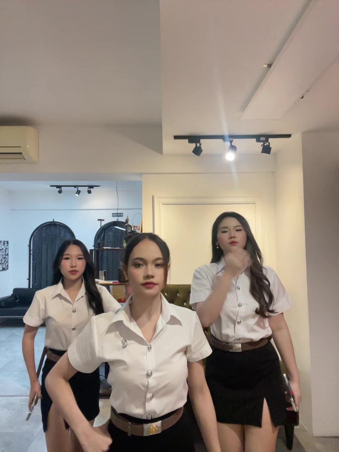 @โฟนหนี