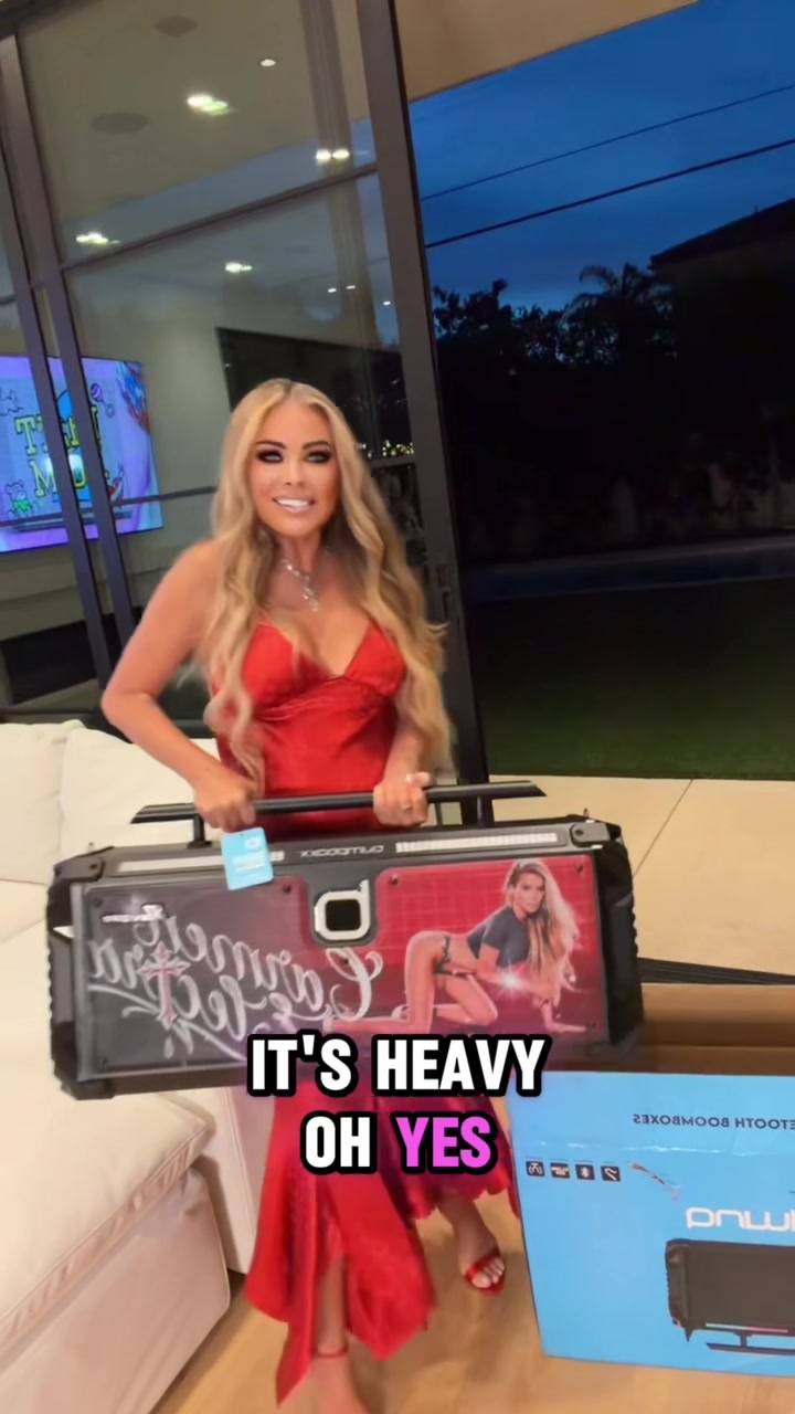 @Carmen Electra