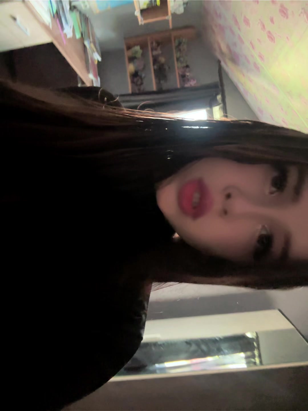 @scarlet_rose