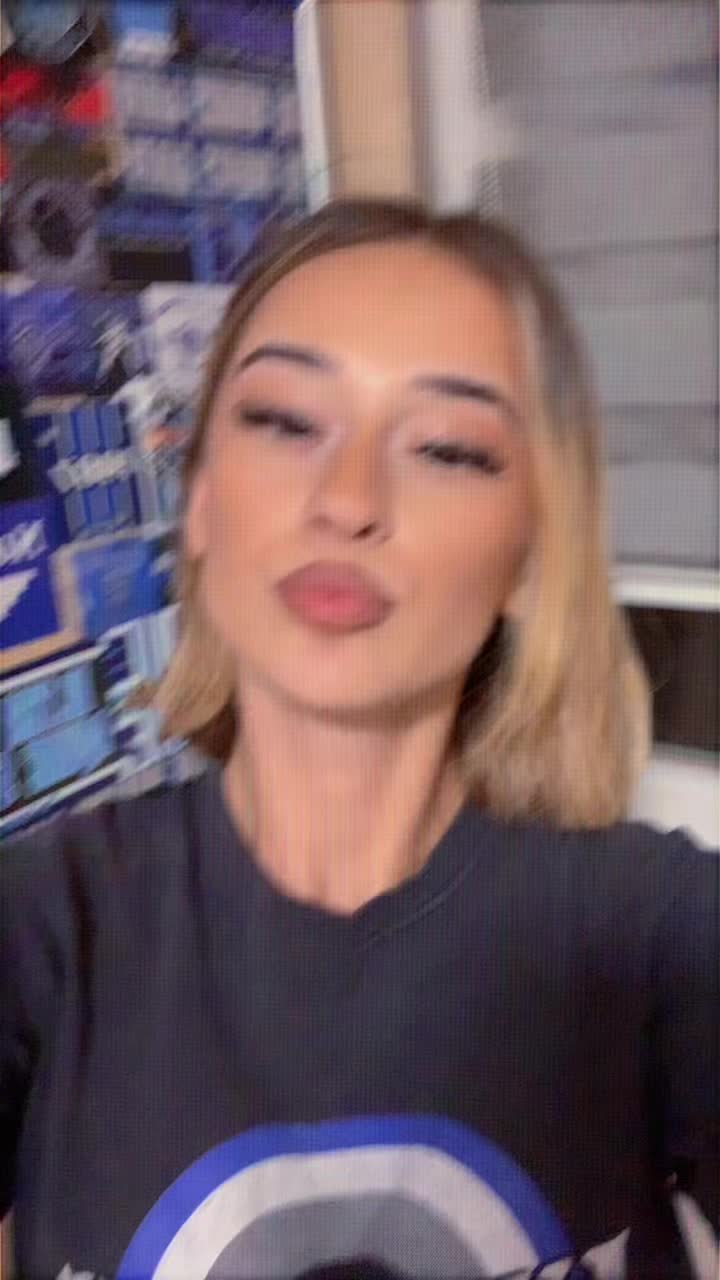@🛩️