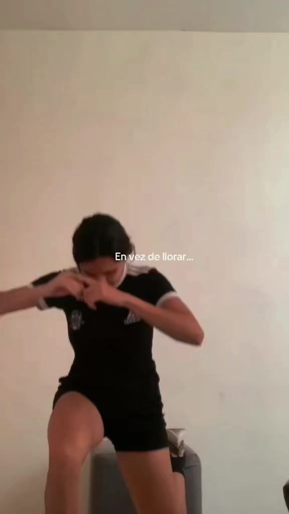 @Zurdita