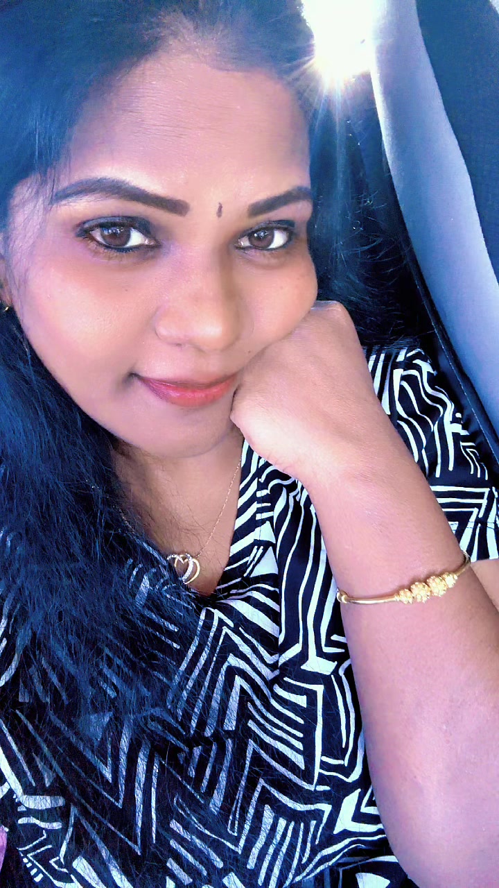 @GaYaThRI❤️ MaNiKAnDaN ❤️🇨🇦☃️