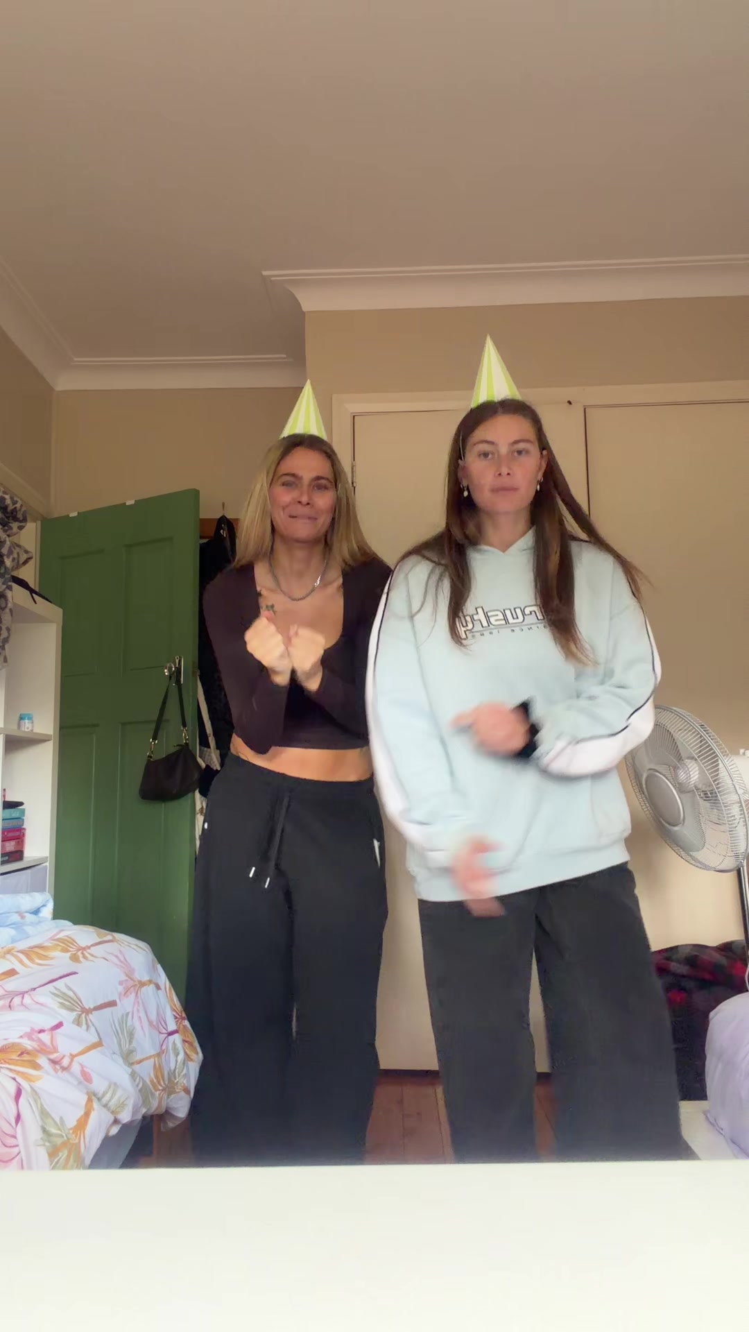 @Chloeeee