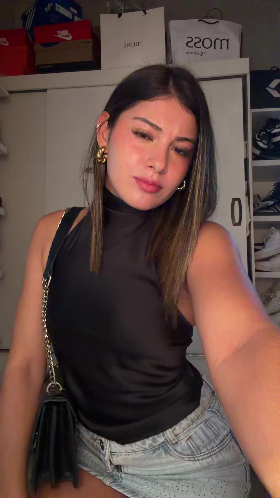 @Camila