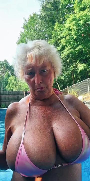 @Virtual_hotazzchick64